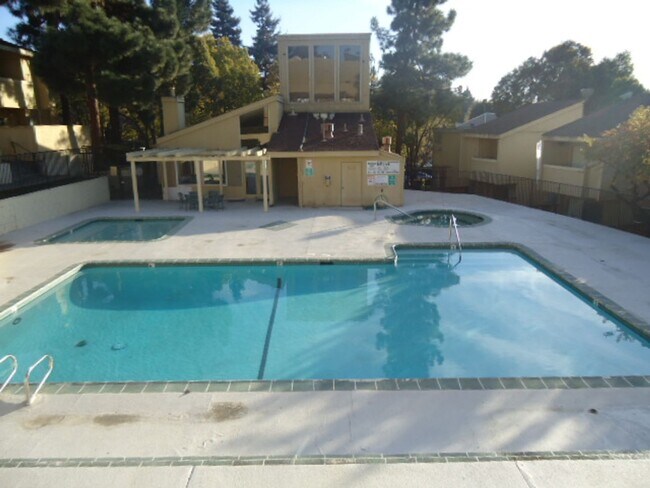 Building Photo - 1333 North Camino Alto #244