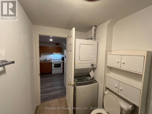 Building Photo - 15 Porter Dr