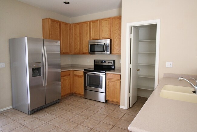 Foto del edificio - 4 bedroom 2 bath home in Rancho Gabriella