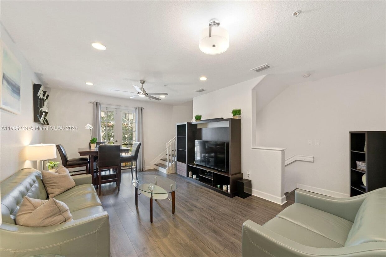 Foto principal - 482 SW 147th Ave