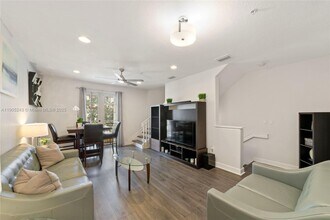 Building Photo - 482 SW 147th Ave