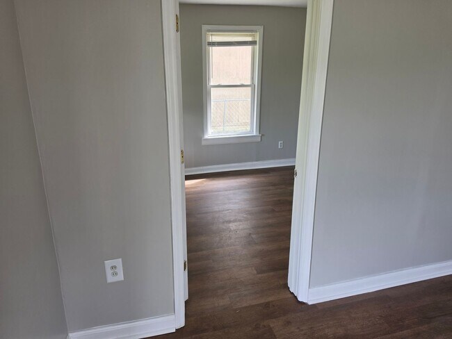 Foto del edificio - 2 Bedroom 1 Bath House in Southwest Roanoke