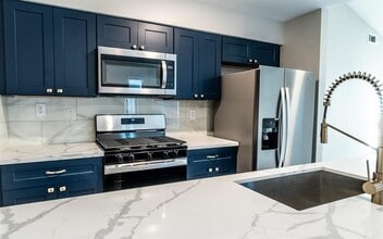 Building Photo - 915 Sirocco Dr