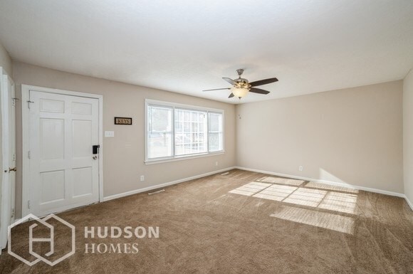 Foto del edificio - 203 Pinewood Dr