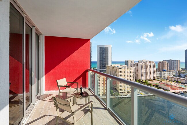 Foto del edificio - 2602 E Hallandale Beach Blvd