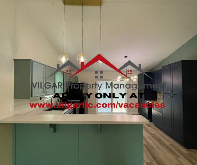 Foto del edificio - Step into sophisticated comfort with this ...