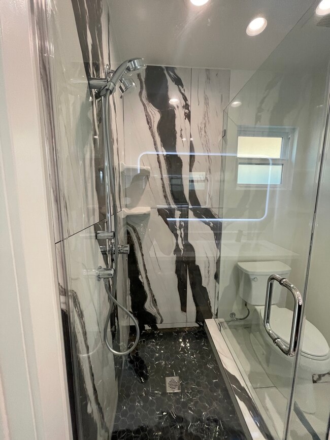 2nd bathroom/shower - 1049 Davis Ave