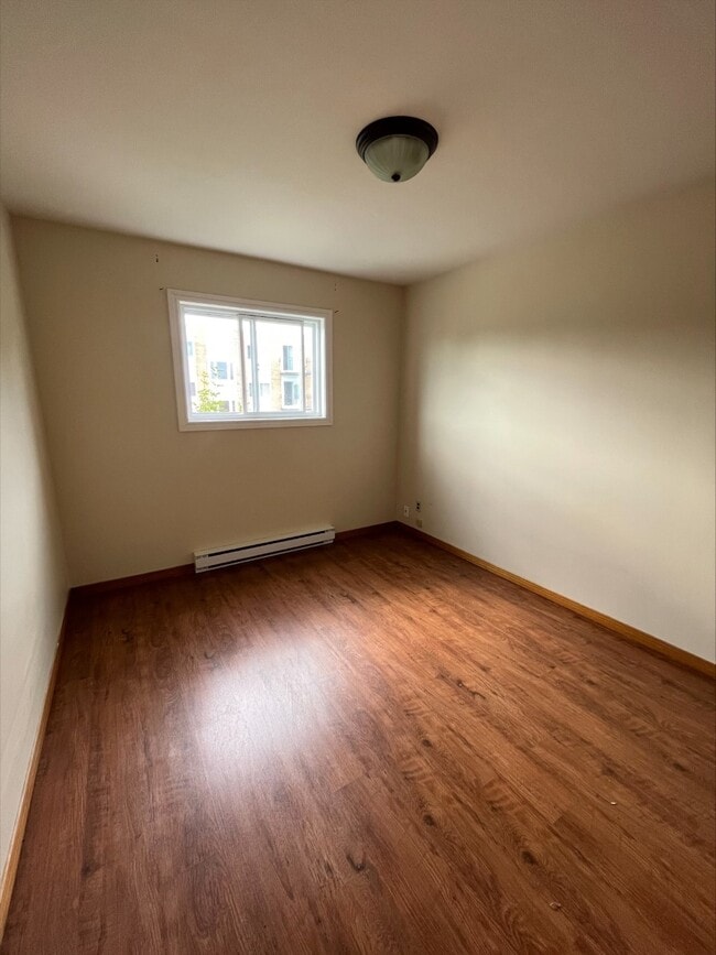 Building Photo - 615 Chalmers Ct