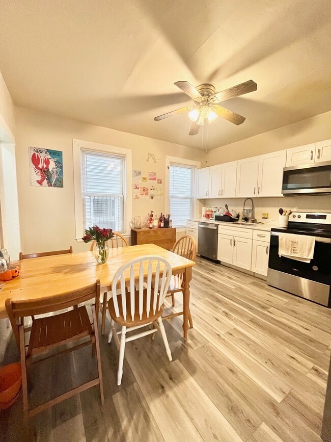 Building Photo - 19 Sachem St