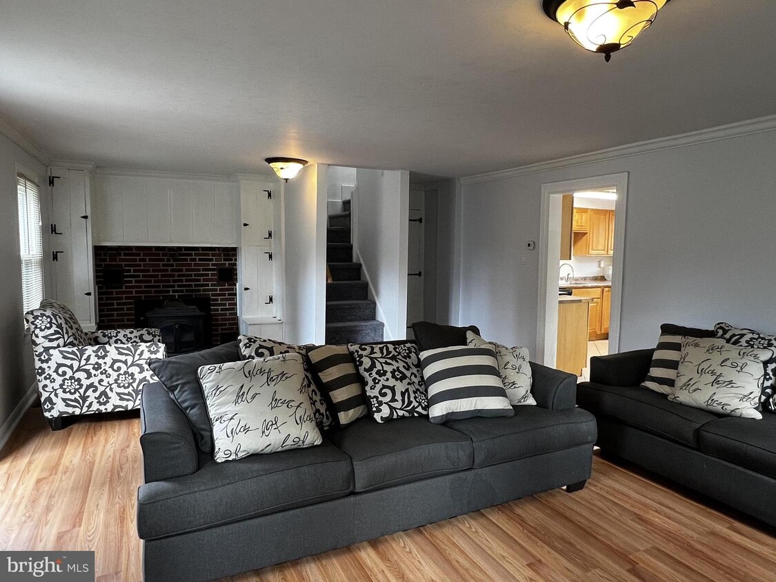 Primary Photo - 1354 Ashbourne Rd