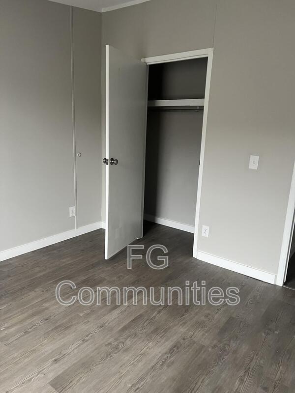 Foto del edificio - 1547 Race Path Church Rd