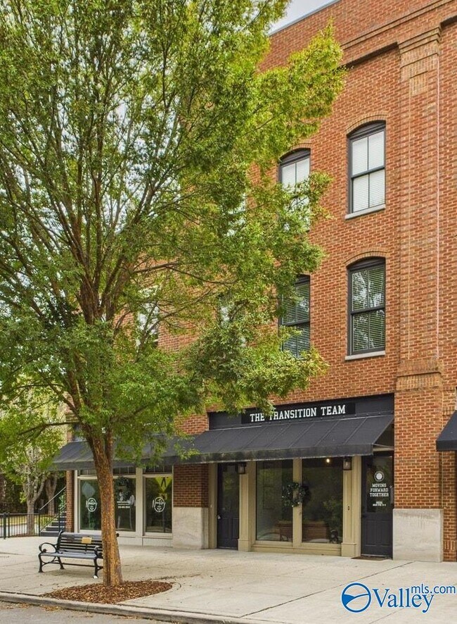 Building Photo - 69 Town Center Dr NW