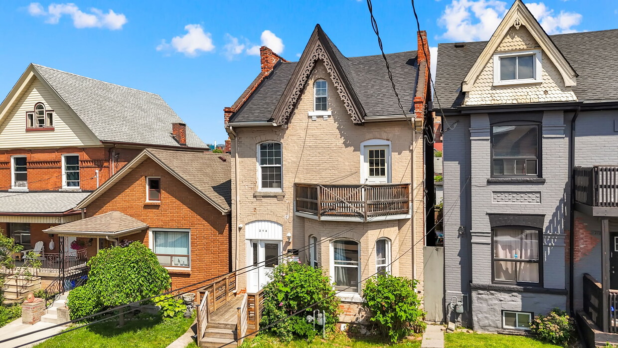 Primary Photo - 214 Mary St