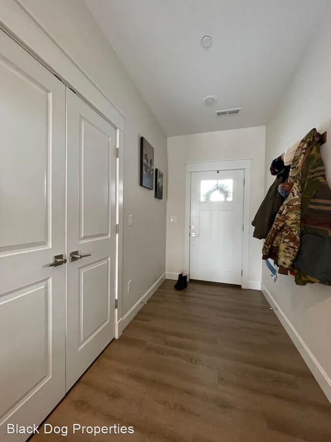 Building Photo - 3 br, 2 bath House - 4816 Plumthicket Drive