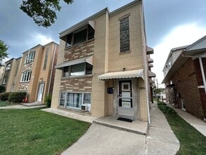 Building Photo - 3842 N Central Ave