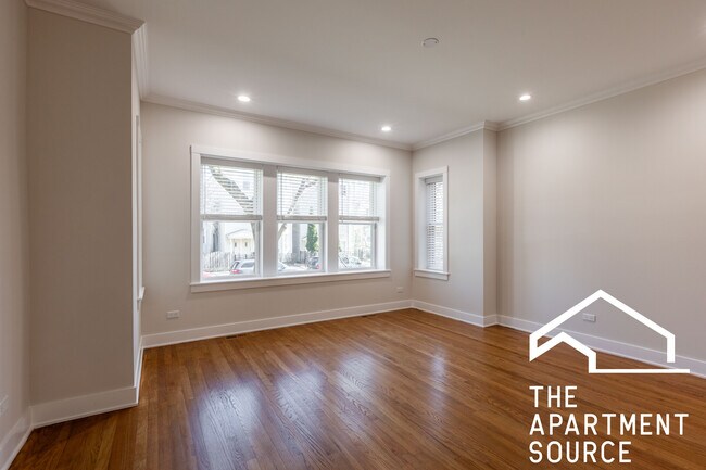 Foto del edificio - 3712 N Troy St