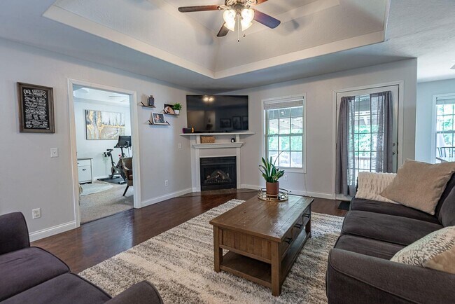 Foto del edificio - 4 Bedroom | 2 Bathroom | 2 Car Garage | Ba...