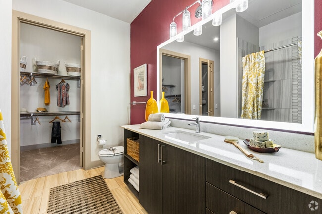 1BR, 1BA - 745SF - Bathroom - Evoke