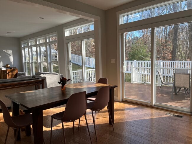 Building Photo - 17 Woodlot Dr