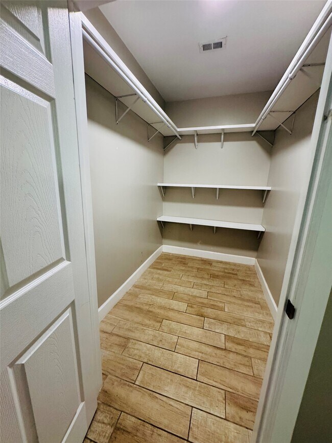 Foto del edificio - 13007 Shady Ln