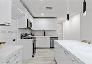Building Photo - 8501 NW 31st Ave