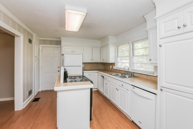 Foto del edificio - 1085 Meadow Heights Dr