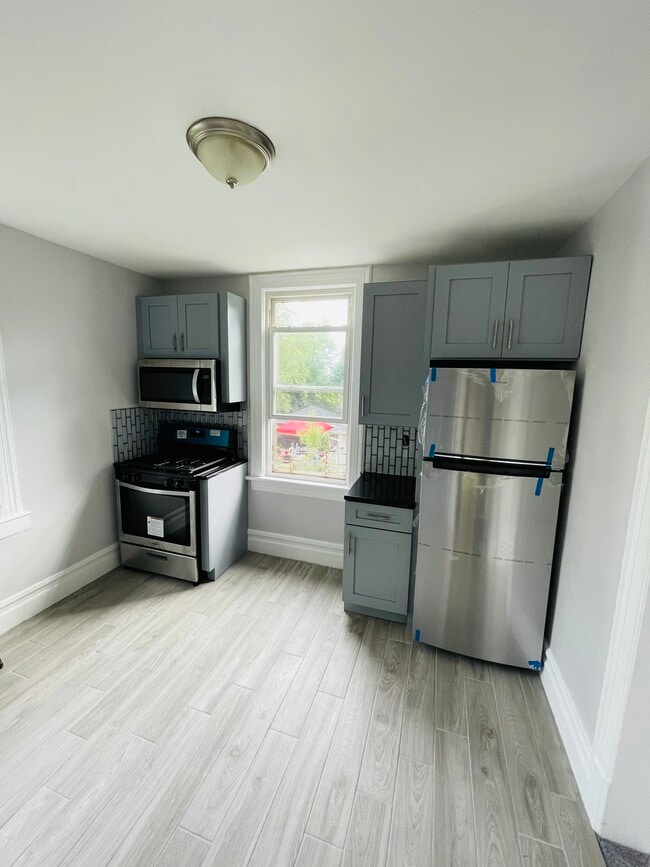 Stainless Steel Appliances - 10 Amackassin Ter