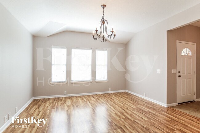 Foto del edificio - 4750 Markham Woods Ct