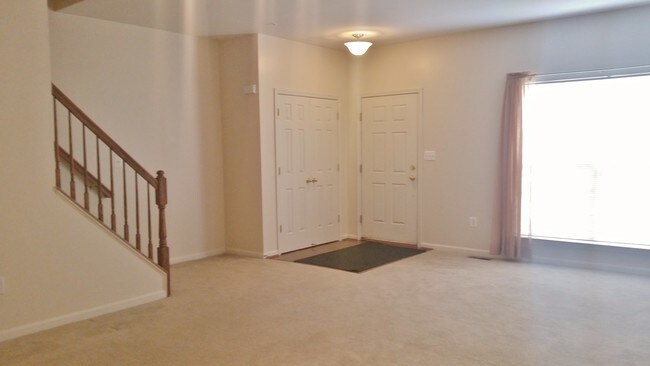 Building Photo - 128 Buttonwood Ct