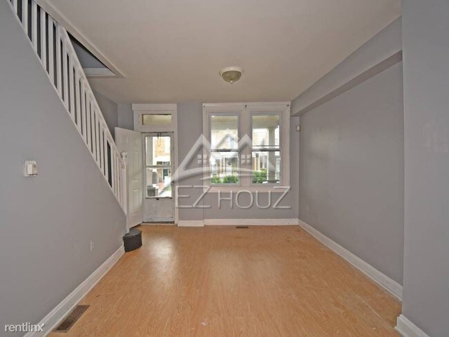 Building Photo - 3 br, 1 bath Apartment - 2823 Pelham Ave