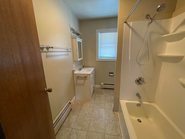 Building Photo - 57 Crossman Dr