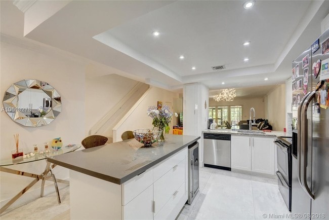 Building Photo - 20460 NE 34th Ct