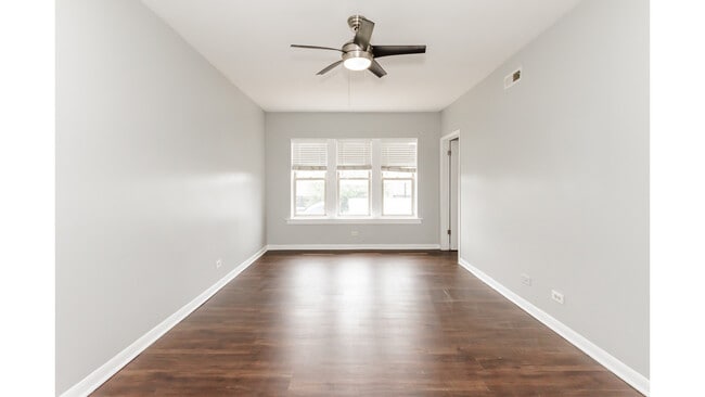 Building Photo - 4504 W Fullerton Ave