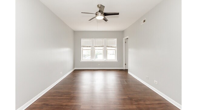 Building Photo - 4506 W Fullerton Ave
