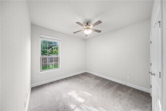 Building Photo - 730 Winston pl