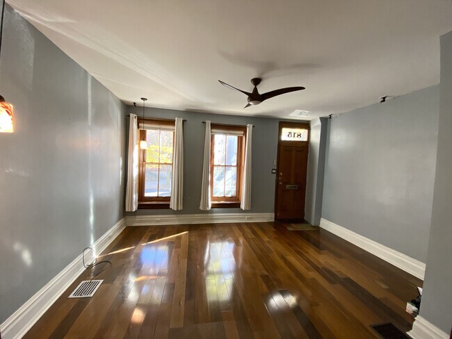 Foto del edificio - 815 W Gordon St