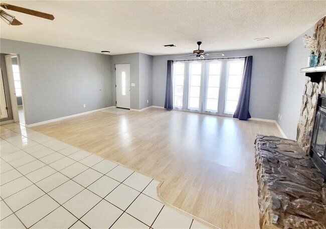 Foto del edificio - 3215 51st Ave Terrace W