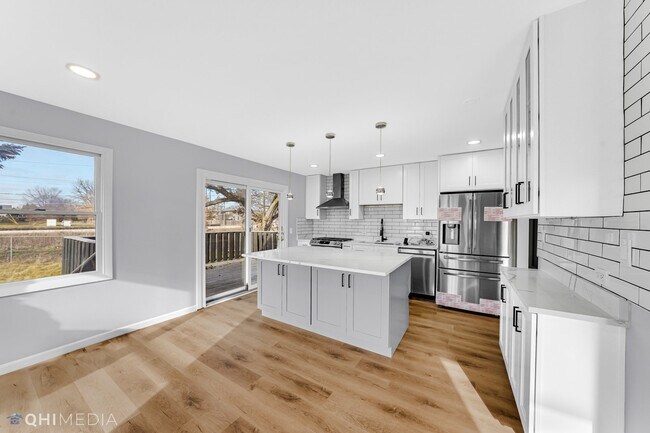 Building Photo - 20584 N Celia Ave