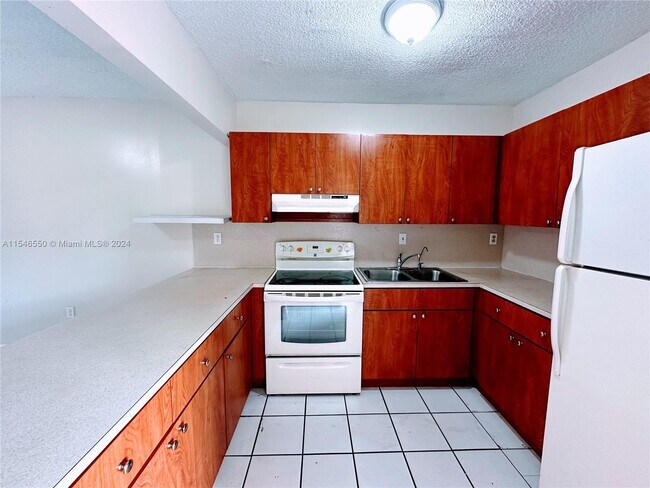 Foto del edificio - 6095 W 19th Ave