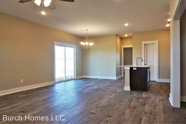 Building Photo - 4 br, 2 bath House - 3624 Red Maple Way