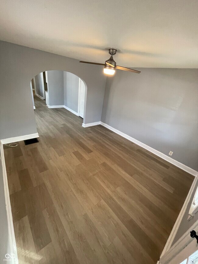 Foto del edificio - 833 N Emerson Ave