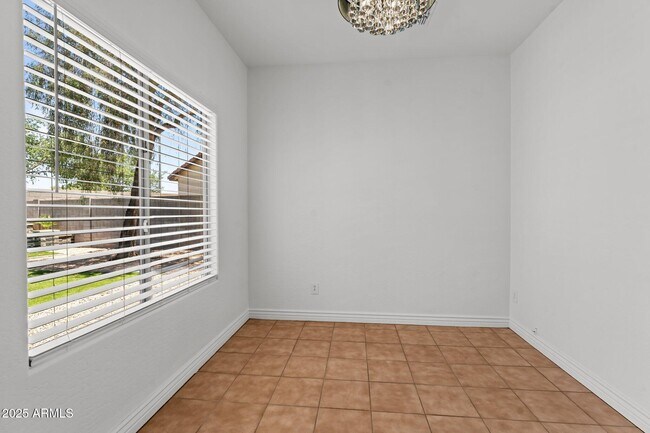 Building Photo - 5134 W Shaw Butte Dr