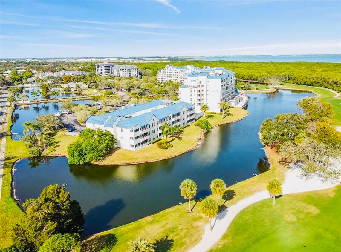 Foto principal - 2323 Feather Sound Dr