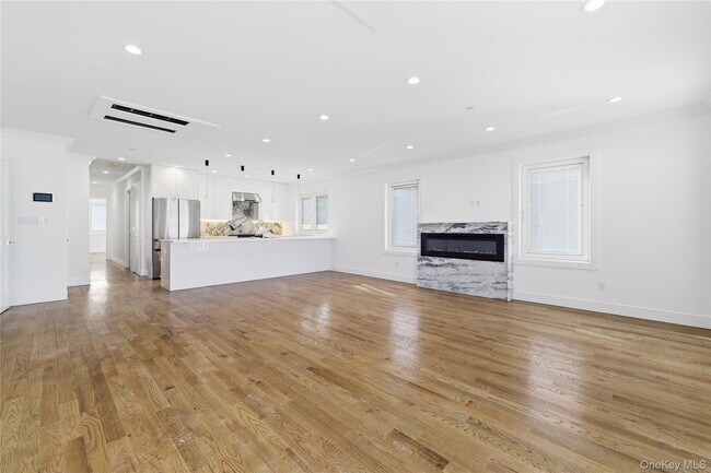 Foto del edificio - 550 E Harrison St