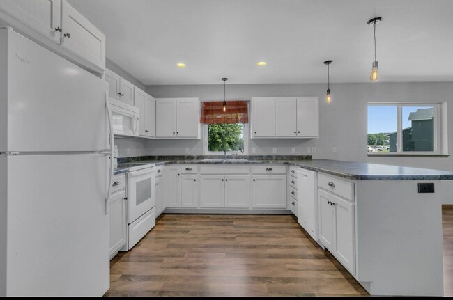 Foto del edificio - 702 3rd Ave SE