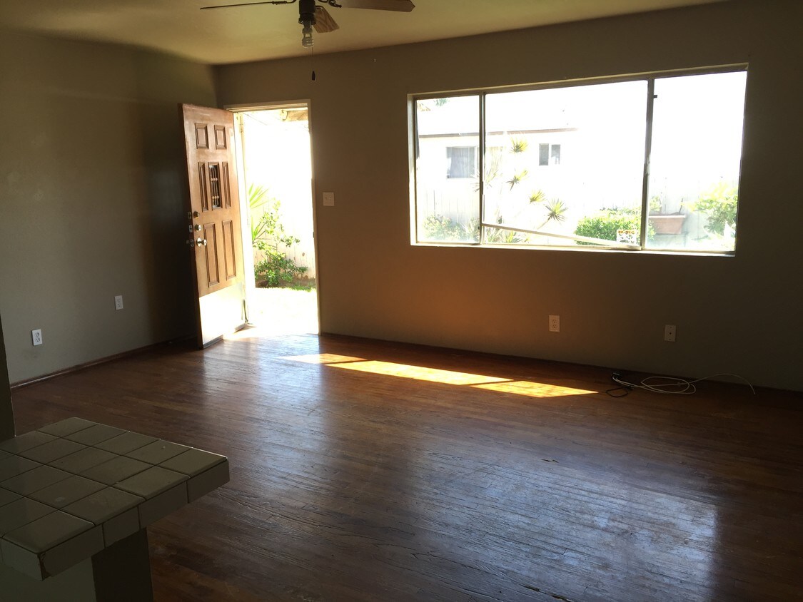Foto del interior - 1230-1238 Holly Ave