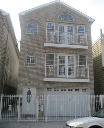 Building Photo - 33 Bostwick Ave