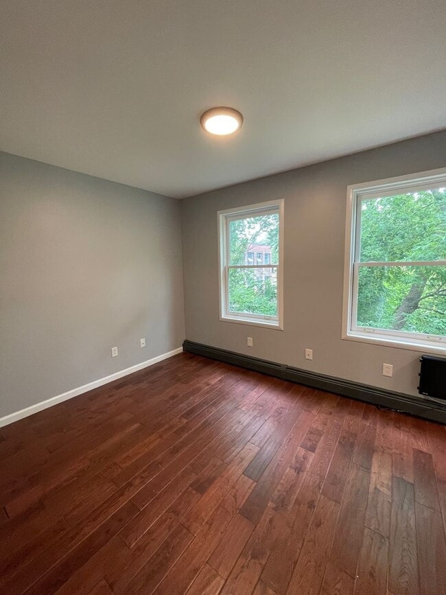 Building Photo - 63 Liberty St