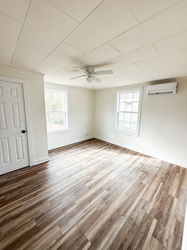 Bedroom 1 - 302 Bond St
