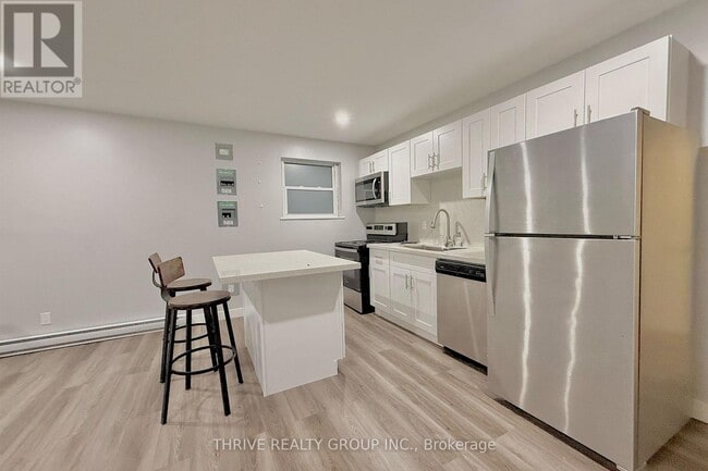 Building Photo - 100 King Edward Ave